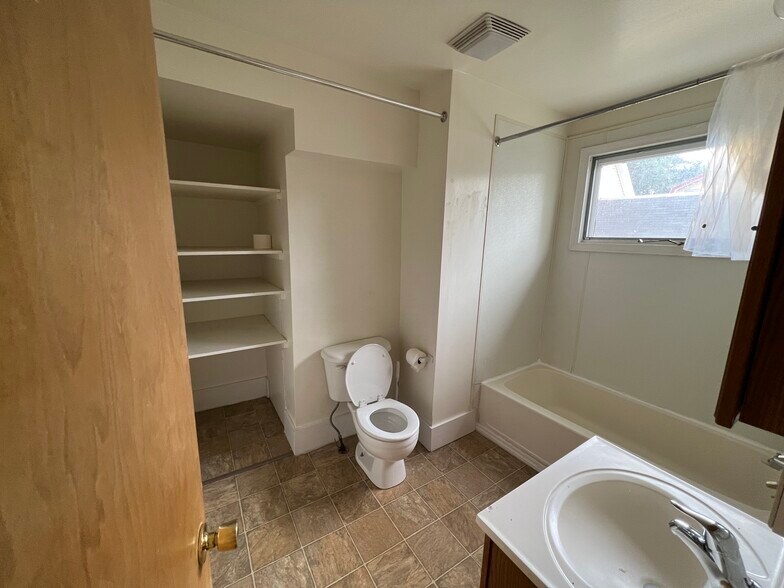 Bathroom - 43 Union N St