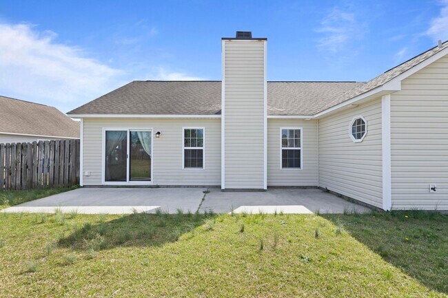 Building Photo - 331 Rose Bud Ln