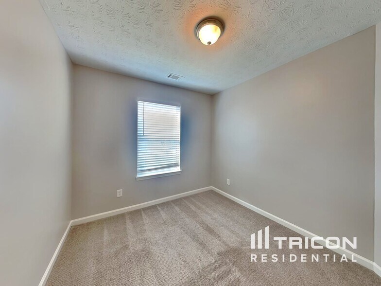 Building Photo - 737 Baskins Cir