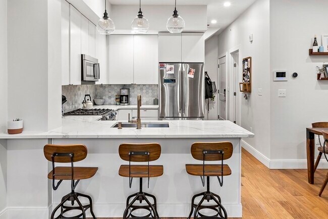Building Photo - 303 Sumner St