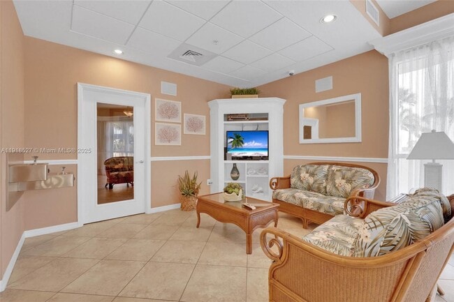 Building Photo - 5051 N Hwy A1A