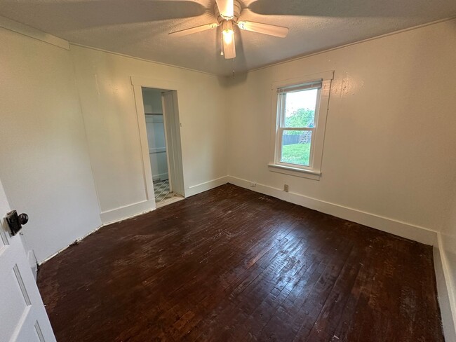 Building Photo - Nice 3 Bedroom, 1 Bathroom Home in Radford!