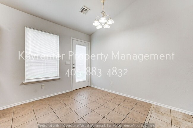 Building Photo - Cute 3BD/2BTH Duplex in Central East Norman!