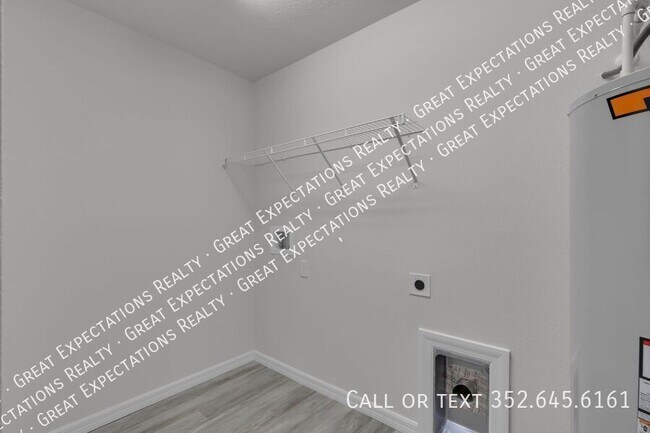 Building Photo - 678 Walkertown Dr