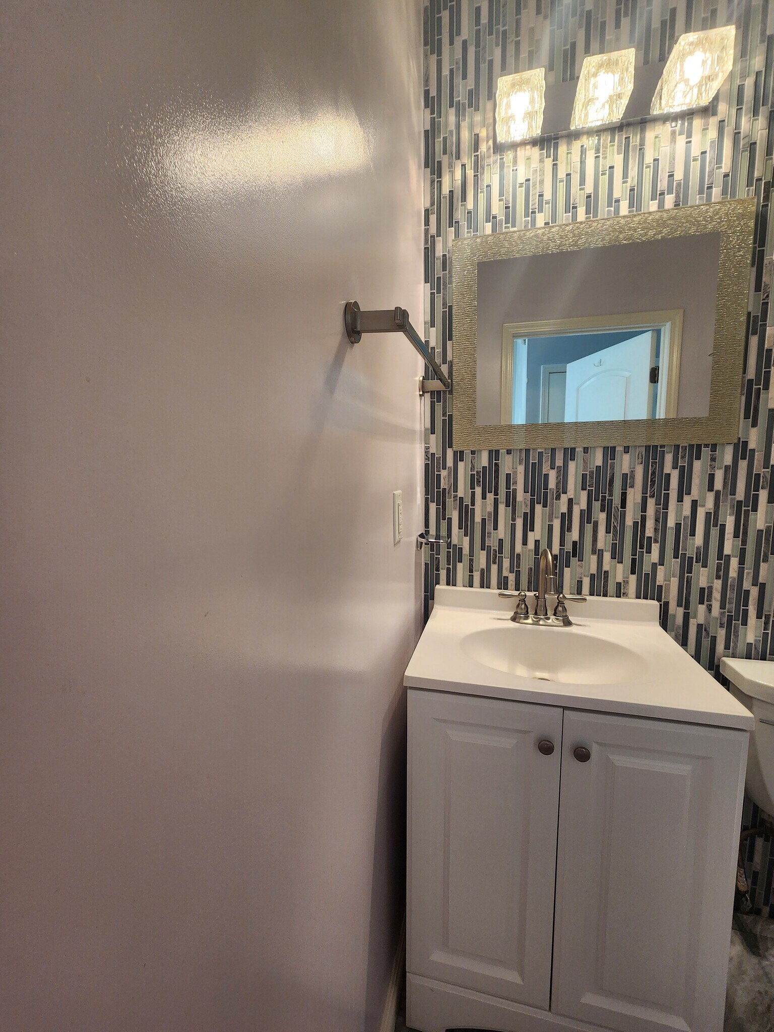 Building Photo - 6827 Murietta Ave