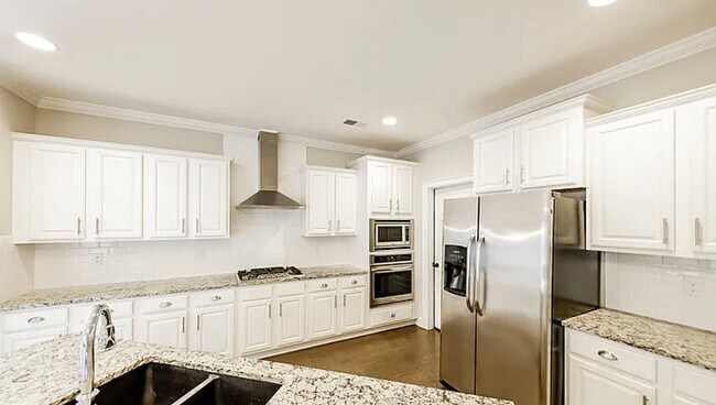 Building Photo - 1205 Hunters Gate Dr