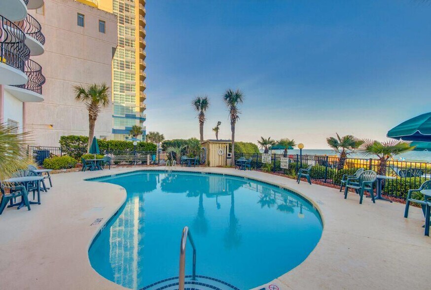 Building Photo - 2500 N Ocean Blvd