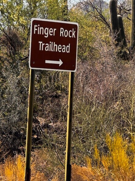 Building Photo - 1512 N Forgeus Ave