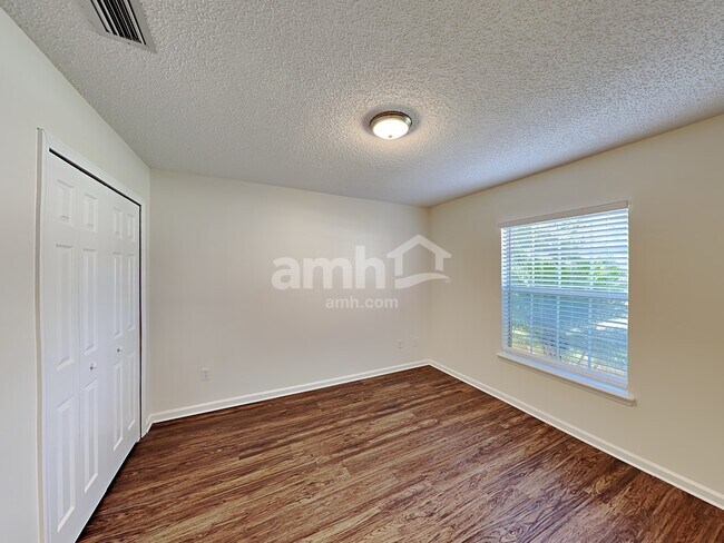 Building Photo - 745 Grand Parke Dr