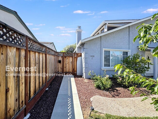 Primary Photo - 1408 Sieta Ct
