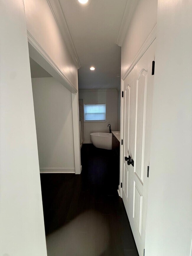 Building Photo - 800 Palomino Ln