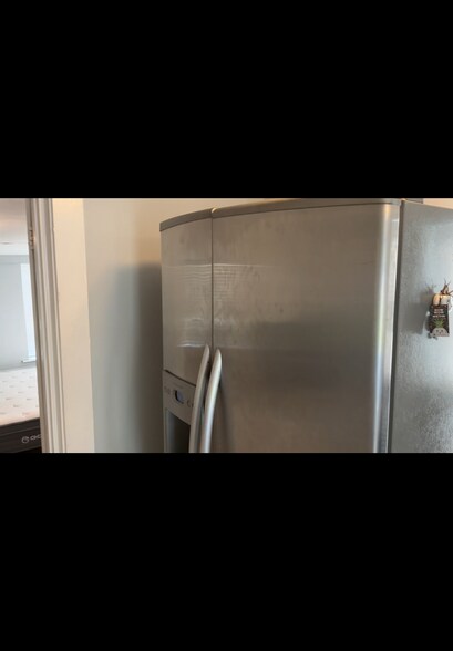 Building Photo - 217 SW 4th Ave