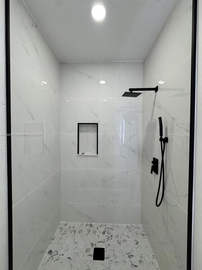 Building Photo - 3039 NW 51st Terrace