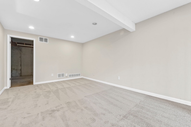 Building Photo - 907 Award Dr