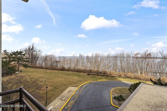 Building Photo - 1 Scenic Dr