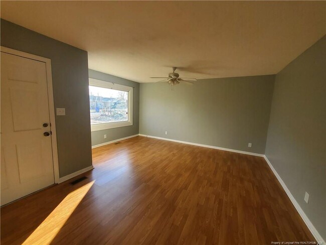 Building Photo - 1208 Cullen Dr