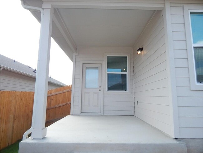 Building Photo - 1005 Ferryman Dr