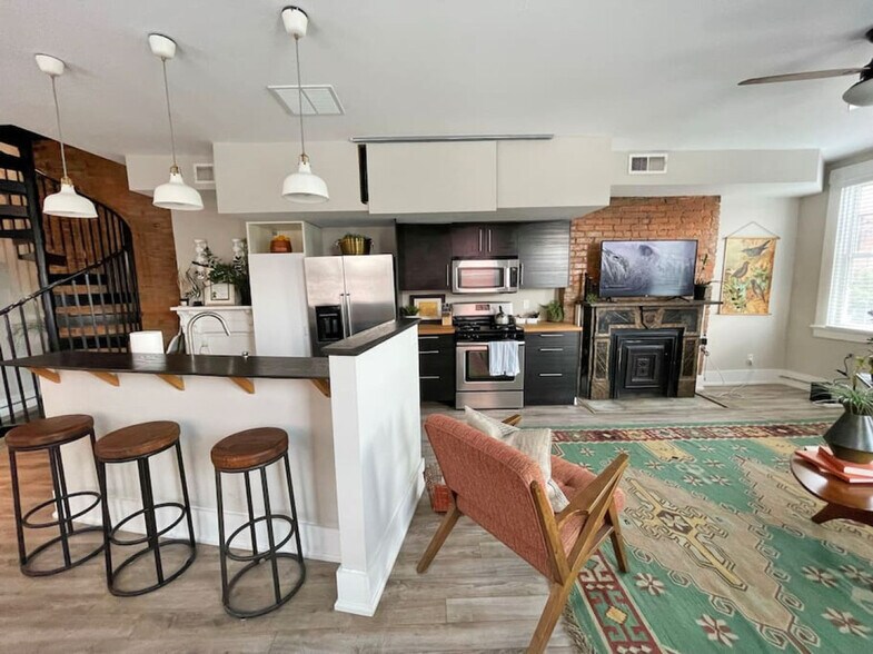 Building Photo - 1470 Goetz Alley