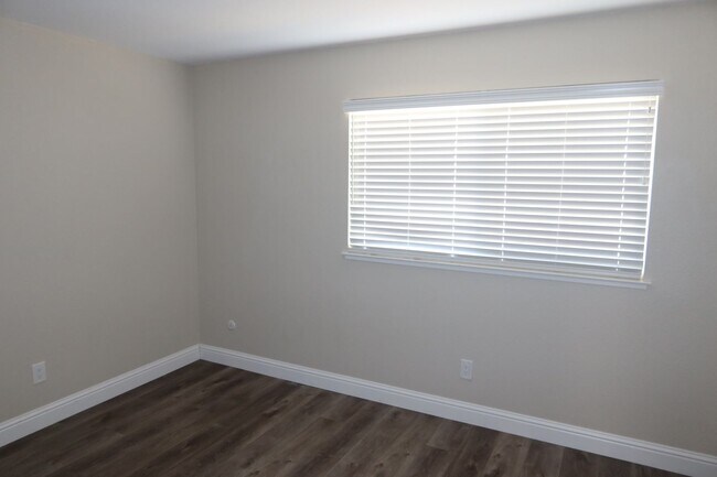Building Photo - 379 Windward Way