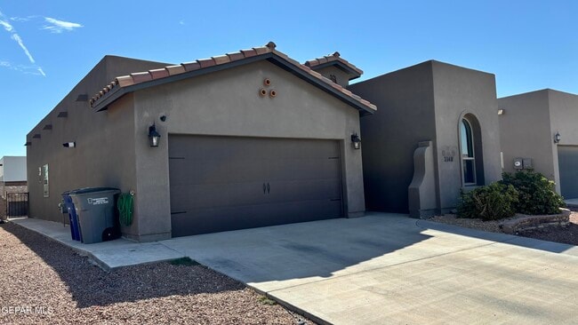 Building Photo - 2148 Honour Point Pl