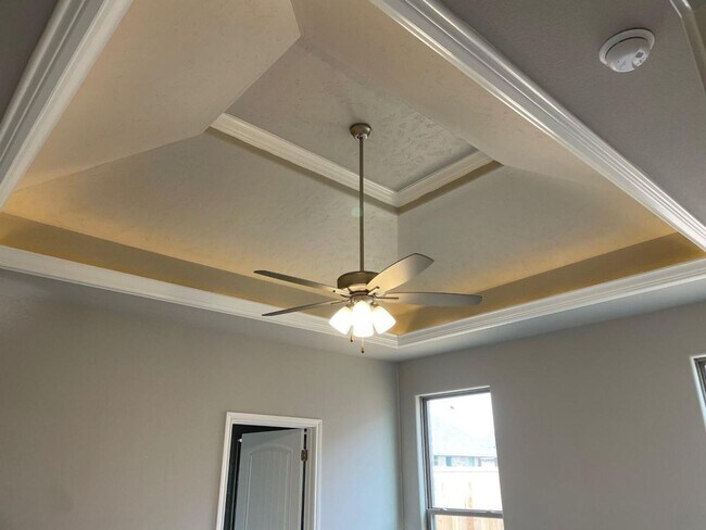 Building Photo - Newer Home in Grand Places