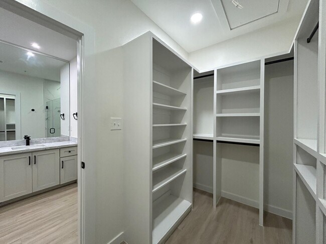 Building Photo - 6317 Krone Ln