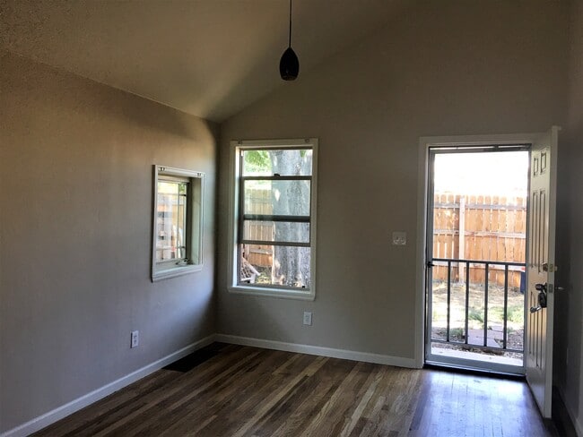 Building Photo - 1170 S Navajo St