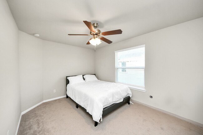 Building Photo - 6302 Prince Pl Dr