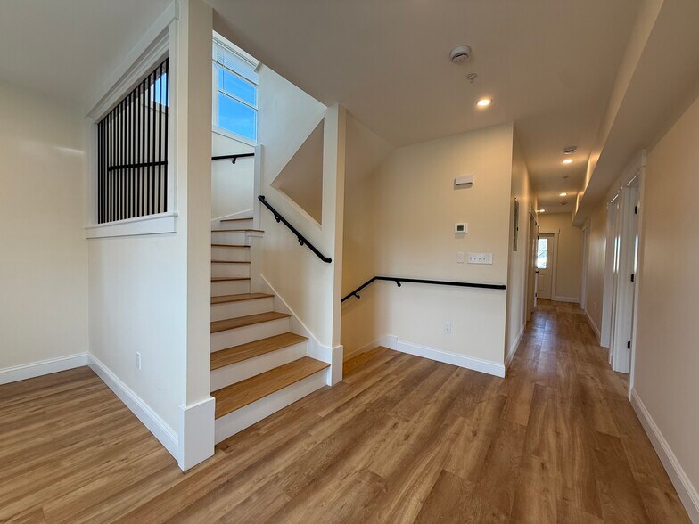 Building Photo - 14 Dorr St