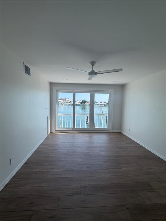Building Photo - 716 Bayway Blvd