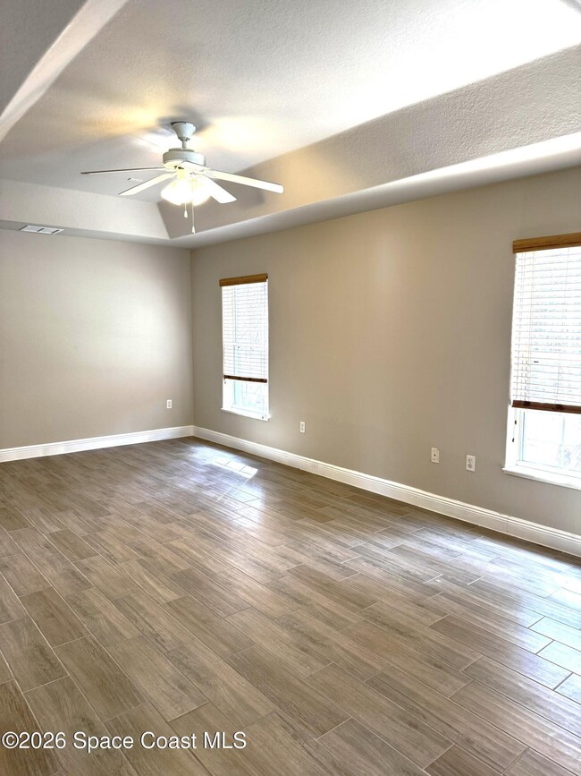 Building Photo - 320 Jennifer Dr