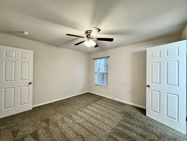 Building Photo - 3-Bedroom Ranch Ready 08-21-26!! Fenced Backyard - Pet Friendly - Updated Kitchen & Baths!