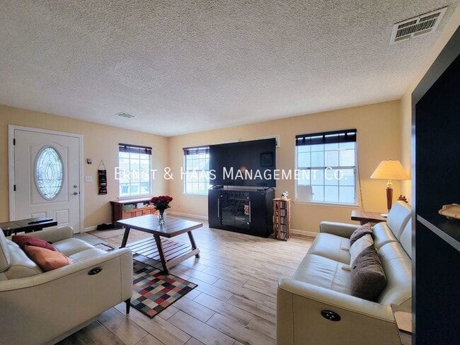 Building Photo - 21417 Rossford Ave