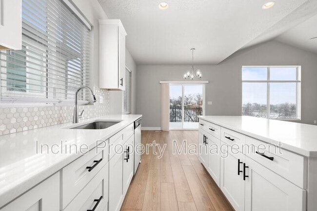 Building Photo - 1248 W Brinkerhoff Dr