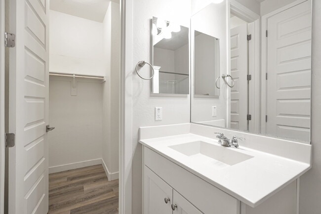 Building Photo - Sophisticated Camelback Corridor Tri-Level Townhome now available!