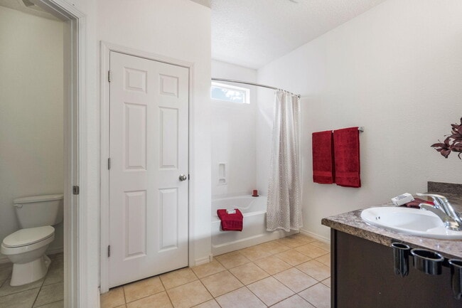 Building Photo - 1143 Desert Sunflower Dr NE