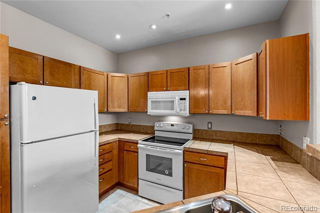 Building Photo - 1651 W Canal Cir