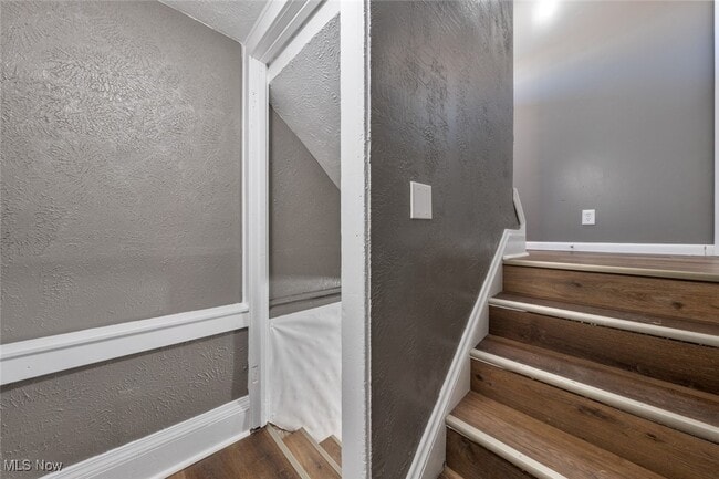 Building Photo - 3904 Ardmore Ave