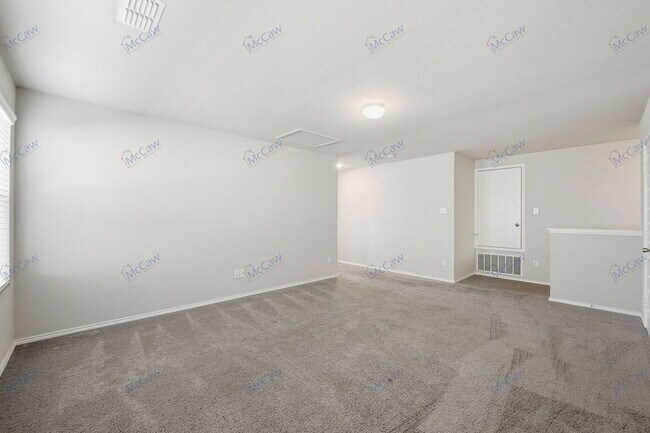 Building Photo - 8005 Gangway Dr