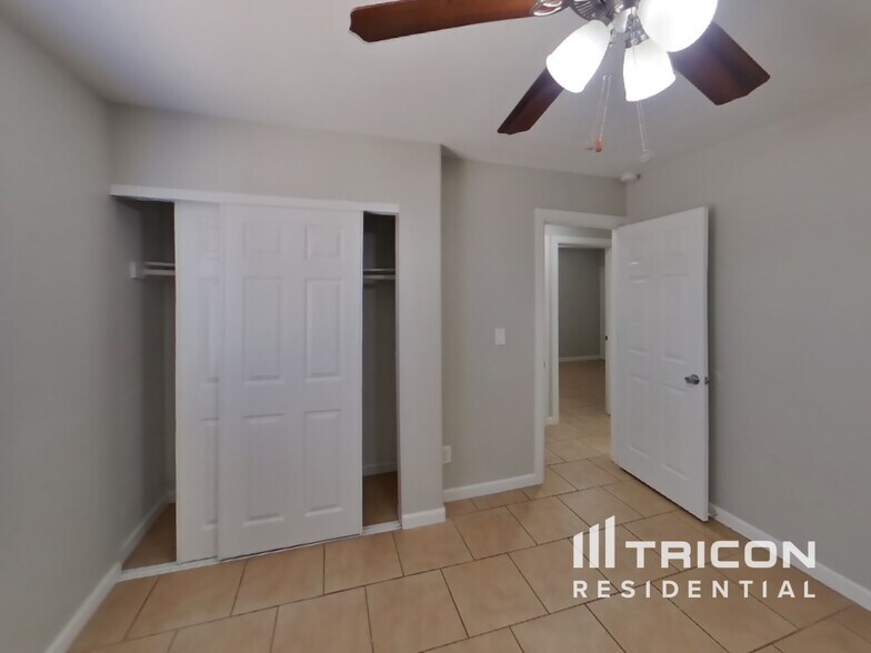 Building Photo - 7302 W Heatherbrae Dr