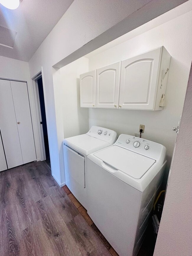 Building Photo - Charming Three Bedroom in Old Northwest Reno - Sewer & Trash Included! Available NOW!