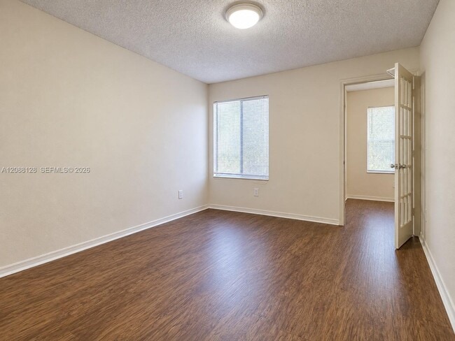 Building Photo - 12620 Vista Isles Dr