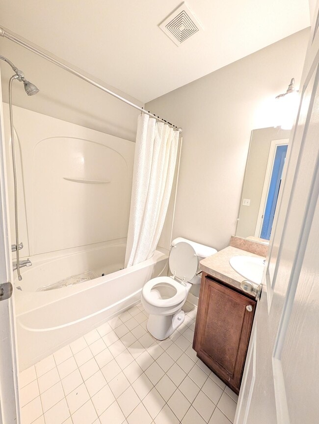 Building Photo - 43120 Pendleton Cir