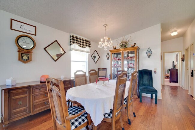 Building Photo - 1621 Magnolia Ave