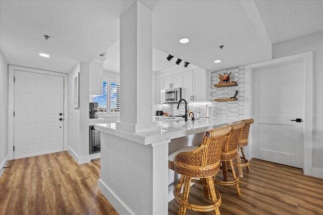 Building Photo - 201 S Seas Dr