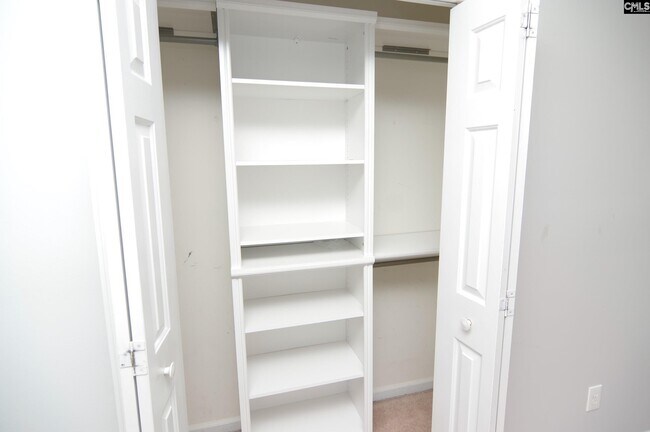 Building Photo - 156 Hunters Trail