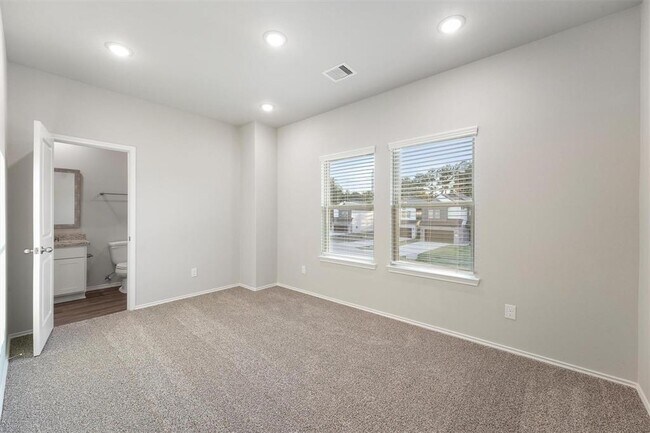 Building Photo - 275 Rd 5102F