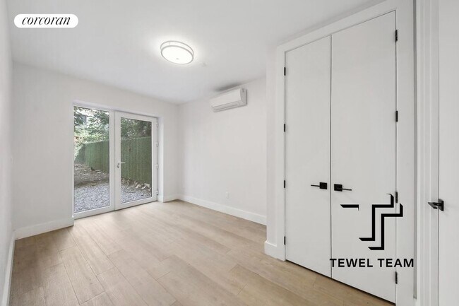 Building Photo - 81 W 118th St