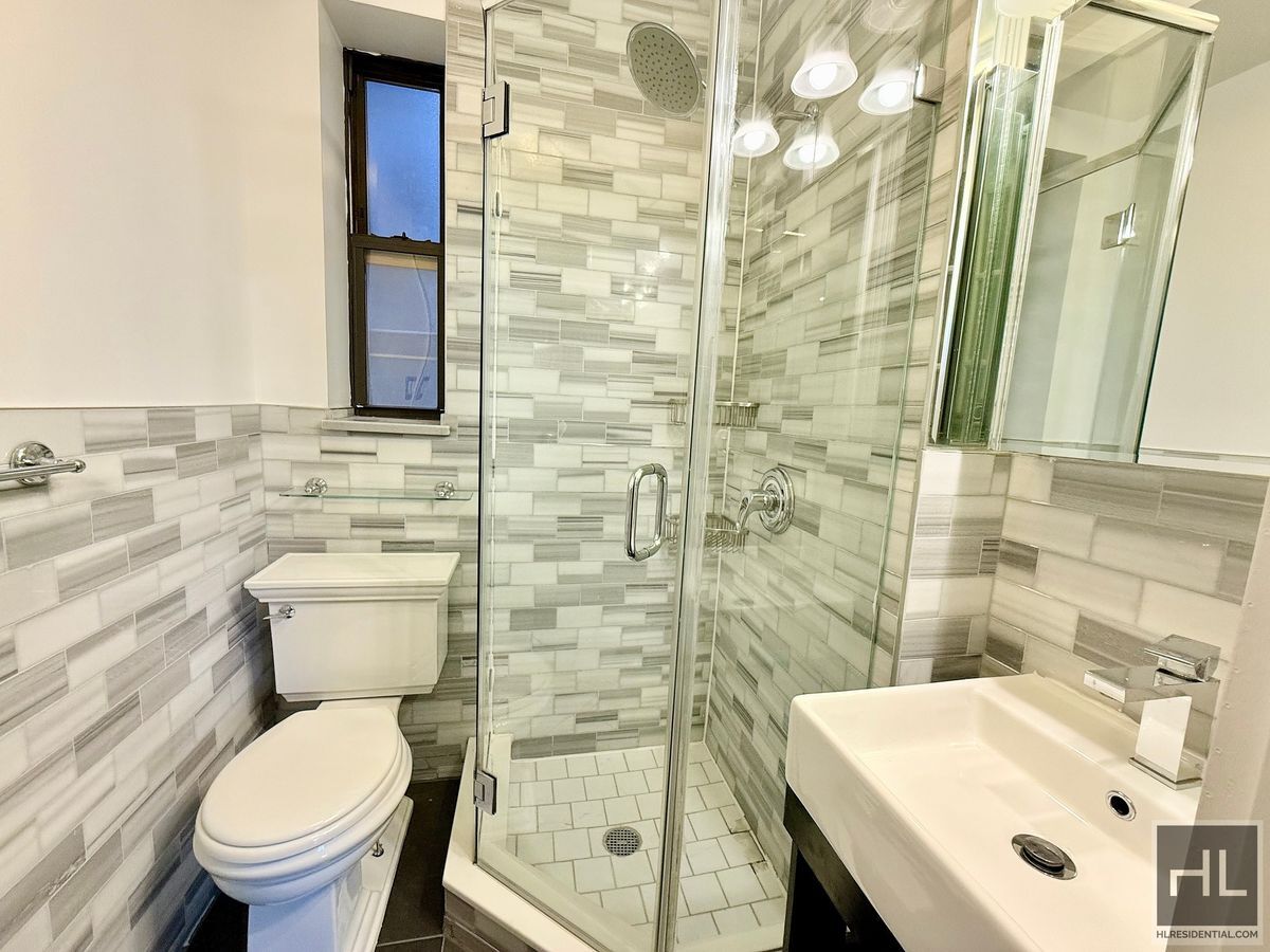 Building Photo - E 18TH ST.