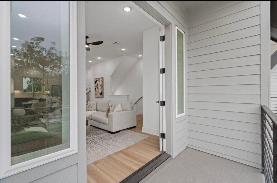 Building Photo - 717 Janisch Rd